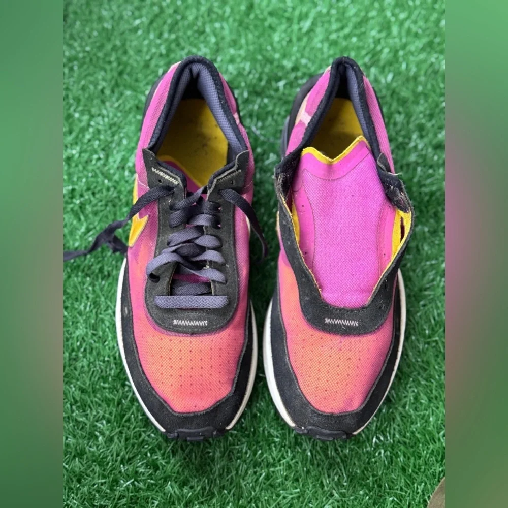 Nike Waffle One Active Fuchsia (GS) Size 6.5Y